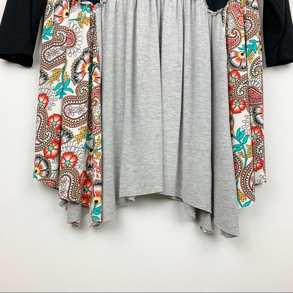 Boutique Brand Sol RHR Asymmetric Floral Blouse - Picture 4 of 13